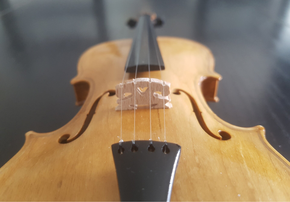 Violon en bois miniature échelle 1/2 avec son archer dans sa boite