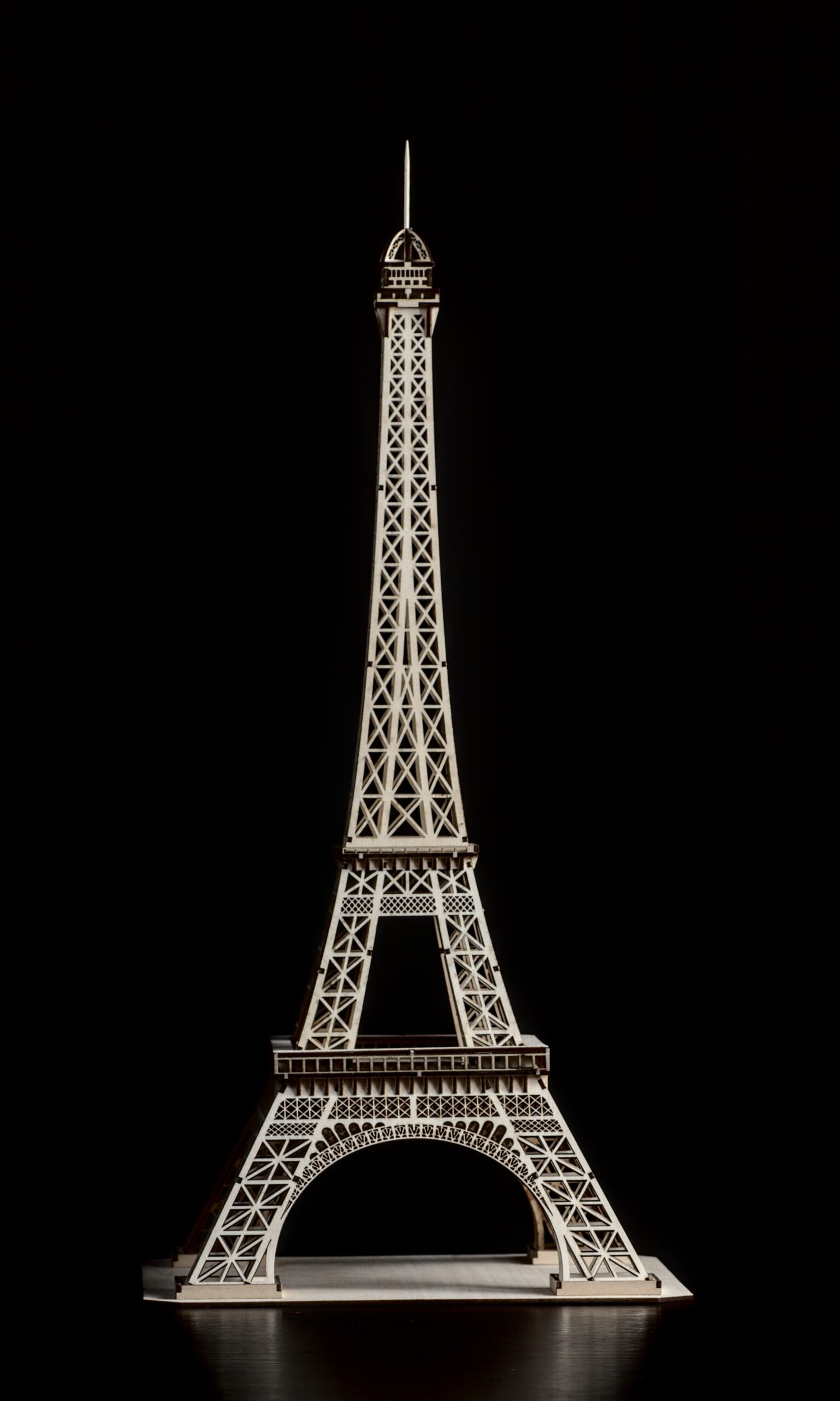reproduction de la Tour Eiffel à l’échelle 1/650 – Image 2