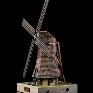 Diorama Moulin à Vent du XVe Siècle en Bois – Pièce Artisanale Animée et Illuminée