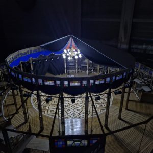 Maquette Magic Mirror - salle de danse itinérante des années 1920 - éclairage lustre