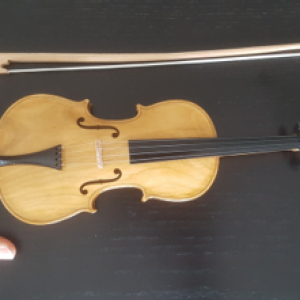Violon miniature en bois échelle 1/2